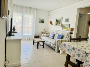 Apartment in Estartit near sand beach